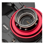 Simagic GT1-R wheel quick release system close-up showing red aluminium hub and connector pins