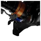 Simagic MagLink Pro magnetic quick-disconnect connection installed on direct drive wheelbase