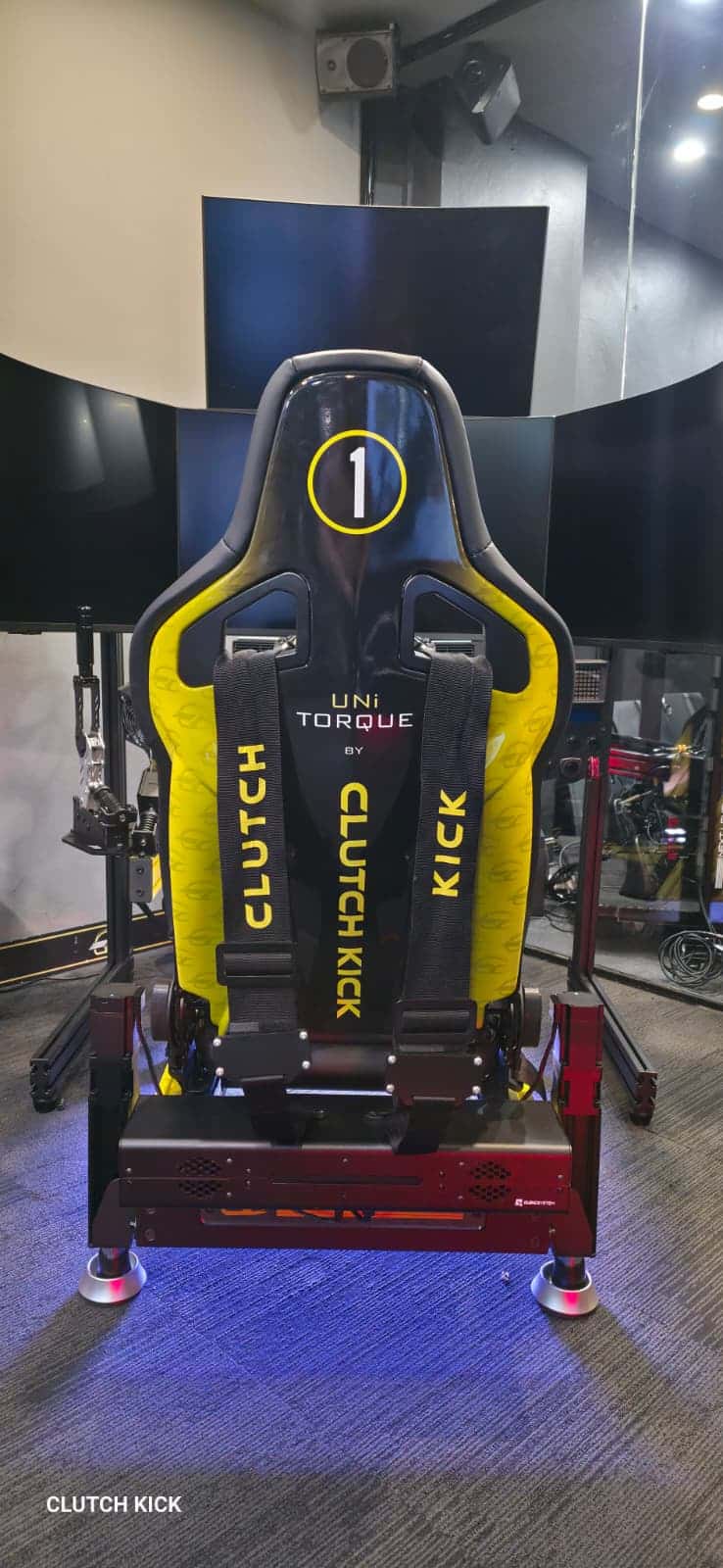 Custom Clutch Kick UNiTORQUE VANTA-F racing seat